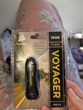 Image of Corsair Flash Voyager USB 2.0 16GB Still In Packaging