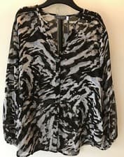 Image of Mint Velvet Simone Print Blouse Size Large V Neck Button Front