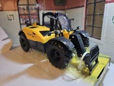 Image of 1:32 Telehandler New Holland TH7.42 Elite Loader Scale Britains Farm Model 43395