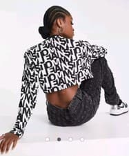 Image of NEW Tommy Hilfiger Jeans Super Cropped Logo Lng Sleeve Top Monogram Print Tshirt