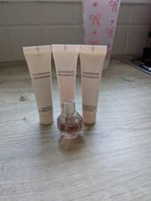 Image of Viktor & Rolf Flowerbomb 4pc Giftset (EDP 7ml, Body Lotion 15ml, Cream 2x15ml)
