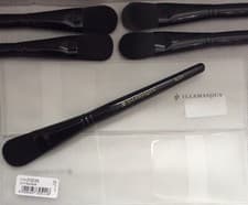 Image of Illamasqua IL215 (03538) Face Brush For Foundation With Pouch BRAND NEW