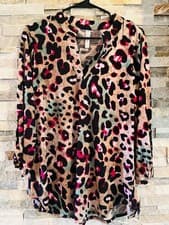 Image of Dear Scarlett Leopard Print V-Neck Blouse with 3/4 Sleeves
