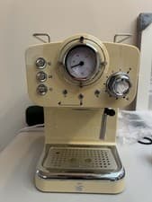 Image of Swan Retro Pump 1 1kW Espresso Coffee Machine - 1.2L Cream (SK22110CN)
