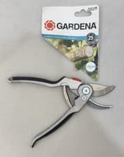 Image of Gardena 8702 Premium Bypass Secateurs Gardening