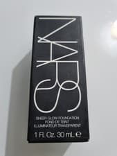 Image of NARS Sheer Glow Foundation 30ml new guinea brand new with free postage