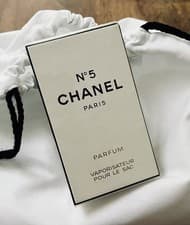 Image of Chanel No° 5 Parfum Vaporisateur 6ml (Refillable) + Signature Drawstring Bag 👛