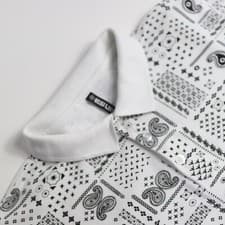 Image of Mens Graphic T-Shirt Top Size UK Medium Short Sleeve Polo Shirt Bandana Paisley