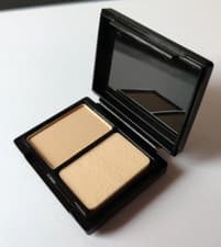 Image of Bobbi Brown Illuminating Finish Powder Foundation "Warm Ivory 1" Travel Size 2Gr