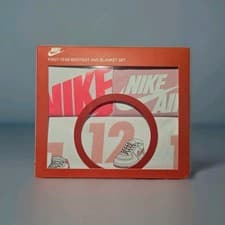 Image of Nike Baby Girls Milestone Box Set (Infant 0-12m) 3pc Bodysuit & Blanket Set