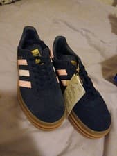 Image of Adidas Gazelle blue & pink  gum sole suede trainers shoes size UK 3 Brand New✅