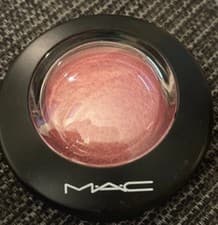 Image of Stunning MAC Mineralize Blush In Petal Power