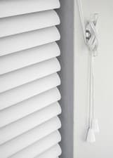 Image of Boxed White aluminium venetian blind with 25mm slats 90cm wide x 160cm drop