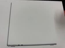 Image of Apple MacBook Air M3 15" 256GB 16GB 2024 8/10 core CPU/GPU SILVER Sealed N.Day