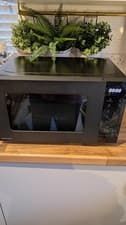 Image of Panasonic NN-ST22QBBPQ 20L Solo Microwave Oven with Glass Tray, 800W In Black
