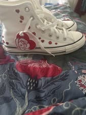 Image of converse sneakers sz 7.5 womens