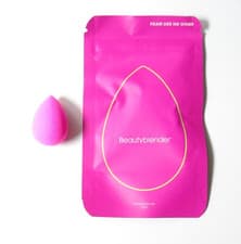 Image of Beautyblender Beautyblusher Cheeky Mid-Sized Makeup Sponge New Unused
