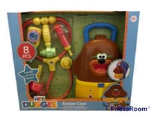 Image of Hey Duggee Toy Playset Doctor Case 8 Pieces Plus Doctor Badge Gift
