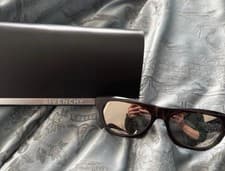 Image of Givenchy sunglasses Givenchy Eyewear square full-rim sunglasses unisex