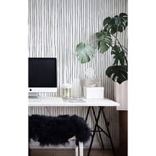 Image of Blurred Lines Black and White Pattern Non-woven wallpaper Modern Black Lines