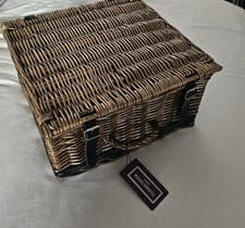Image of Todhunter Picnic Hamper Wicker Basket Plates Cutlery Corkscrew New