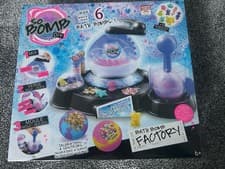 Image of SO BOMB DIY Bath Bomb Factory Kit Make 6 BATH BOMBS WITH ACCESSORIES NEW SEALED