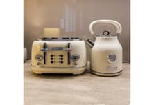 Image of 1.7L Kettle & 4 Slice Toaster Set Cream & Chrome - grade B return RRP £109.99