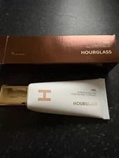 Image of Hourglass Veil Hydrating Skin Tint - 35ml - Shade 3