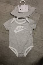 Image of Nike Baby Boys Set 2 Pieces Cap Bodysuit Romper 0 - 6 Months Gray White