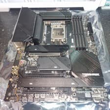 Image of MSI MAG Z690 TOMAHAWK WIFI Intel Socket LGA 1700 DDR5 ATX Motherboard