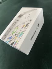 Image of Apple iPhone 4s - 8GB - White (O2) A1387 (CDMA + GSM)
