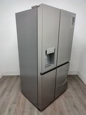 Image of Hisense RS818N4TIE Fridge Freezer 632L Total No Frost American [ID2110909151]