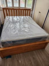 Image of phonenix  ottoman bed, king size, in wood very good condition new 