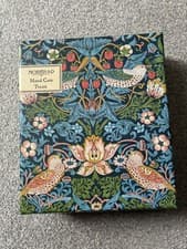 Image of MORRIS & CO HAND CARE TREATS GIFT SET