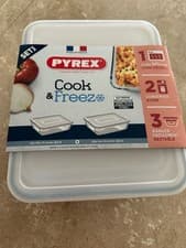 Image of Pyrex Cook & Freeze 2 Piece Set with Lid