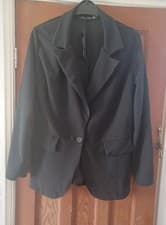 Image of I Saw It First Women's Oversized Longline Black Blazer Size 6