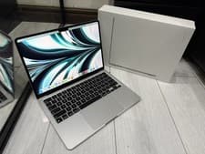 Image of Apple MacBook Air 13.6” Retina 2022 256GB SSD 8GB Ram 8C CPU 8C GPU M2 - Silver