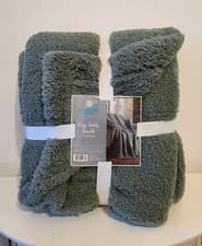 Image of Comfort Bay ~ Green Cozy Teddy Boucle Throw Blanket 50"x60" NEW-TAGS