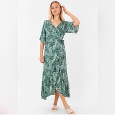 Image of NWT Silk & Solt Journey Maxi Wrap Green Leaf Print Tropical Dress Small