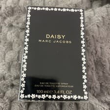 Image of Marc Jacobs Daisy Eau de Toilette Spray 100 ML/3.4FLOZ Brand New