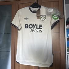 Image of BNWT West Ham United 2025/26 Away Shirt - size small