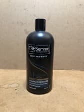 Image of Tresemmé Rich Moisture Shampoo 900ml - NEW UNOPENED