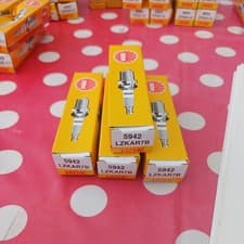 Image of 4 x NGK Spark Plugs - Stk No: 2527 - Part No: BPR4FS-11