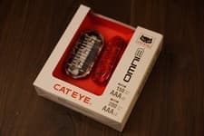 Image of NEW CatEye Omni 3 Front and Rear Light Set + 4x AAA Batteries