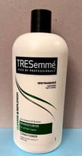 Image of TRESemmé Remoisturising Conditioner 900 Ml