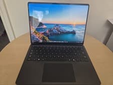 Image of Microsoft Surface Laptop 7 13.8" Snapdragon x Elite, 32GB RAM, 1TB SSD, Black