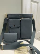 Image of RADLEY London Shelby Crescent - Ziptop crossbody bag - RRP £219. 