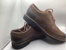 Image of CLARKS MENS BATCOMBE WING BROGUES SHOES SIZE 8UK g  BRAND NEW TAN TU3