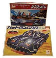 Image of BATMAN : 66 BATMAN STYLE BATBOAT SPEEDBOAT & 1966 BATMOBILE MODEL KITS (MN) (SC)