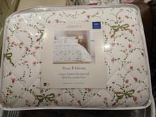 Image of Christy Rose Ribbons Quited reversible quilt bedspread throw RRP £180 KING pink